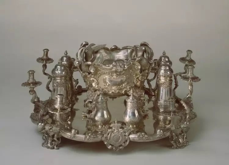 Старинная посуда из серебра. Пладеменаж, Иван Либман, 1739–1740 гг.