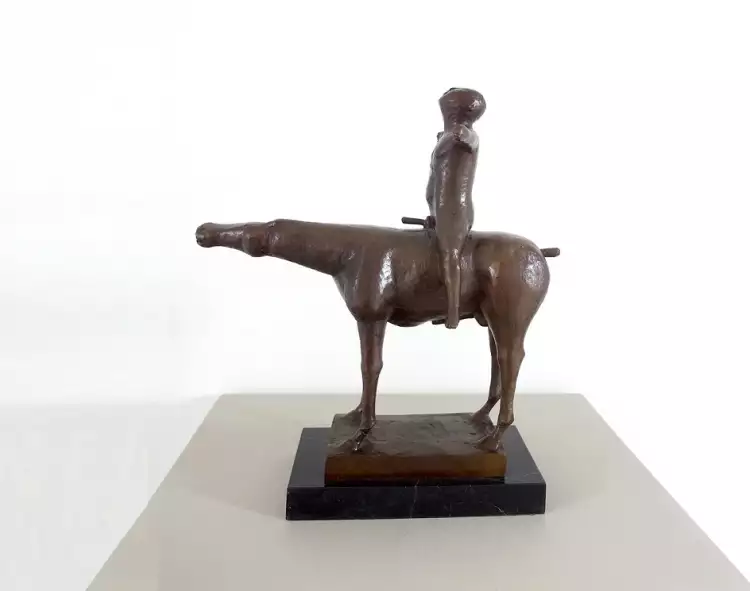 Марино Марини. «Бронзовый всадник» Марино Марини. «Бронзовый всадник»