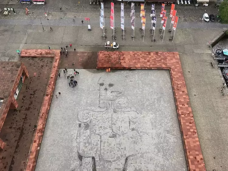 Новая европейская живопись. Люк Тёйманс. Работа «Мертвый череп», 2010