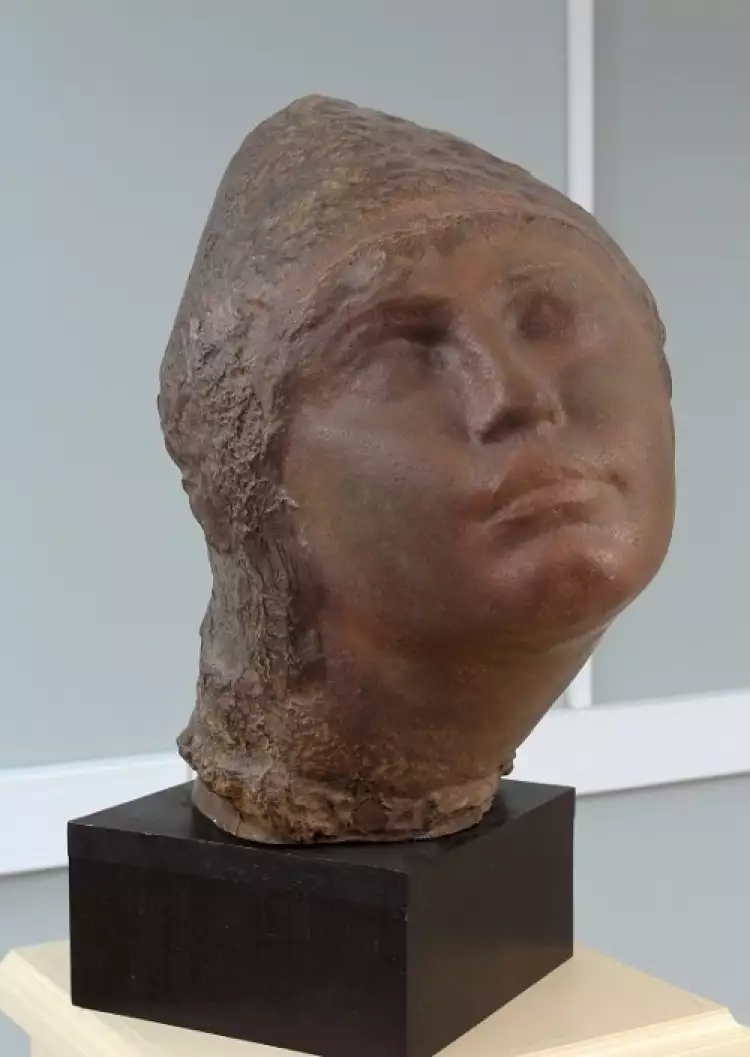 Степан Эрьзя. Голова мордовки Степан Эрьзя. Голова мордовки