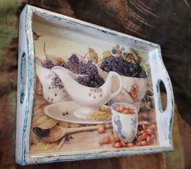 Декупаж. Художественный декупаж стеклянного подноса, XXI век