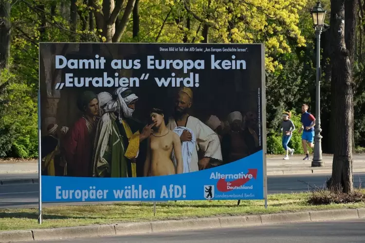 Предвыборный плакат радикальной политической силы