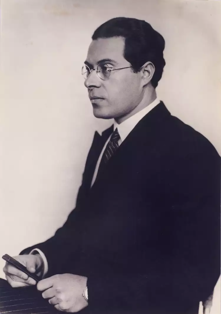 László Moholy-Nagy. Fotografisches Porträt des Künstlers, 1930 László Moholy-Nagy. Fotografisches Porträt des Künstlers, 1930