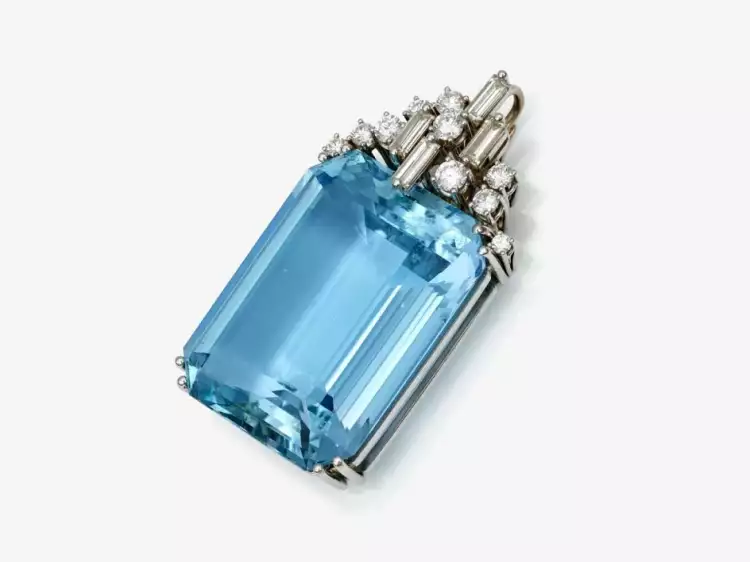 403-й аукцион Neumeister Münchner Kunstauktionshaus. Лот 48 — Кулон с аквамарином и бриллиантами