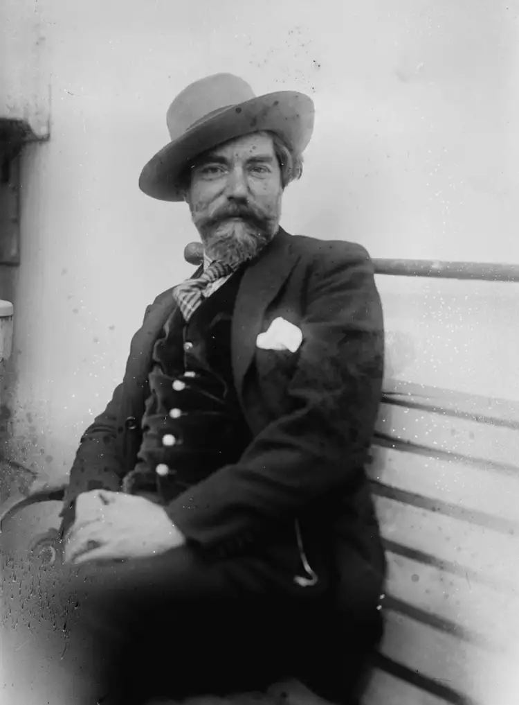 Огастес Джон. Фотопортрет художника, 1923