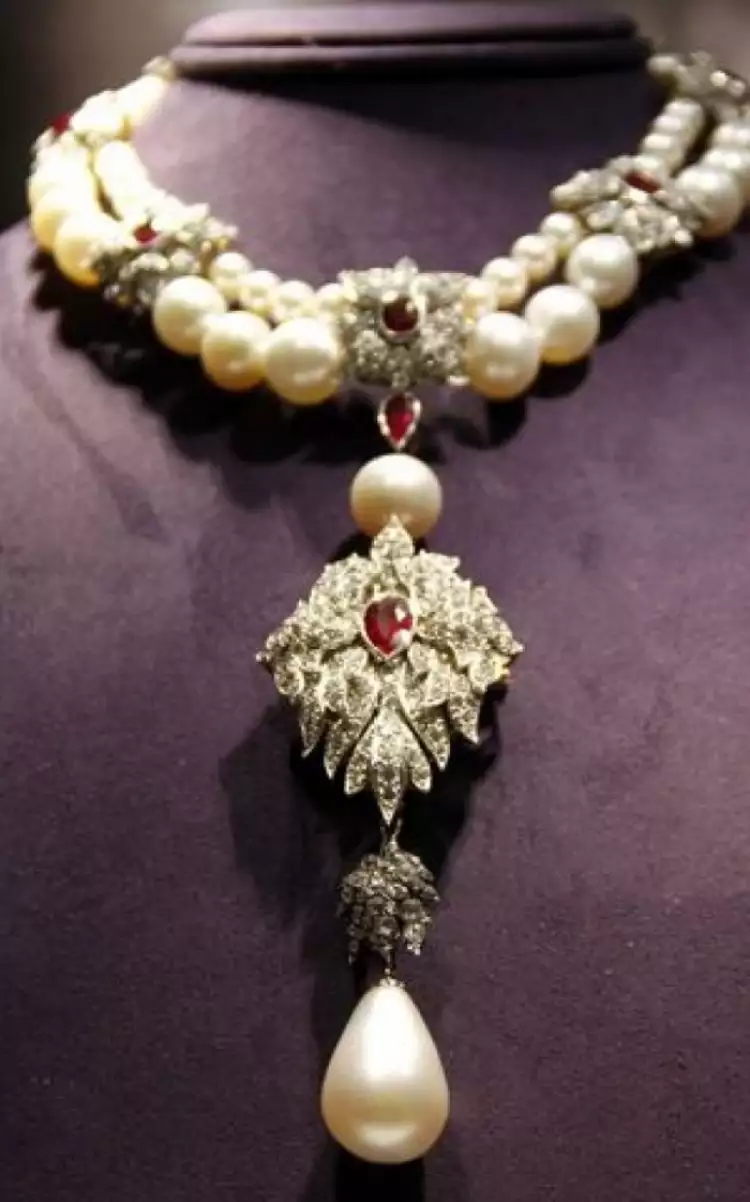 Самые дорогие вещи знаменитостей. Драгоценности Элизабет Тейлор Самые дорогие вещи знаменитостей. Драгоценности Элизабет Тейлор