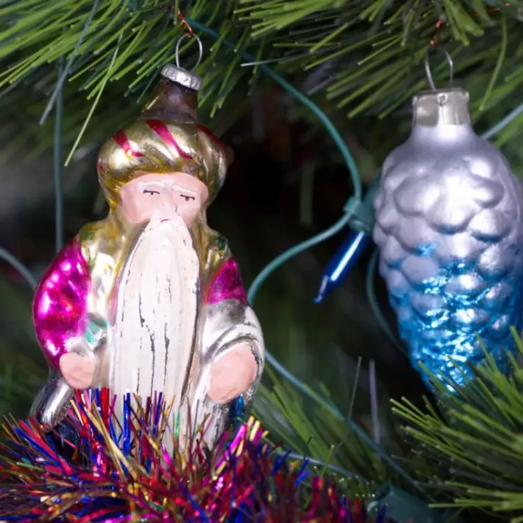 Новогодняя и рождественскяя игрушка. Экспонаты музея