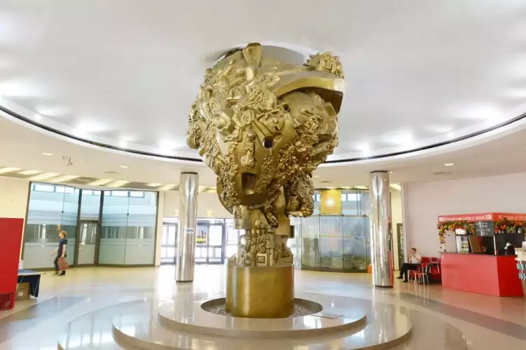 Эрнст Неизвестный. Скульптура «Древо жизни», 2004