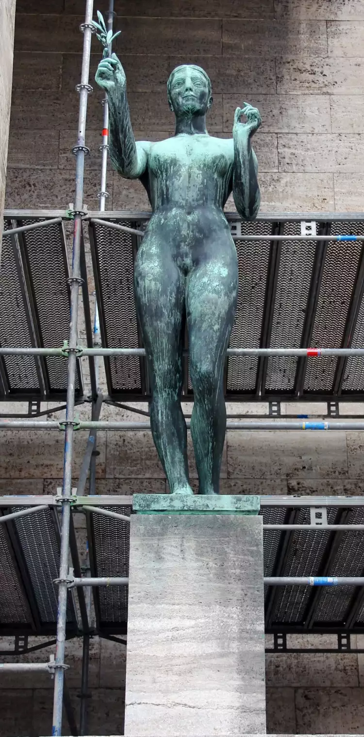 Арно Брекер. Скульптура «Победитель», 1936