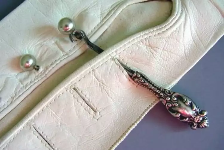 Крючок для пуговиц