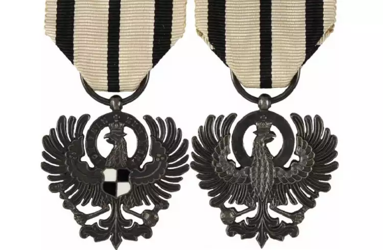 Орден дома Гогенцоллернов. Орел члена ордена гражданского отдела Орден дома Гогенцоллернов. Орел члена ордена гражданского отдела