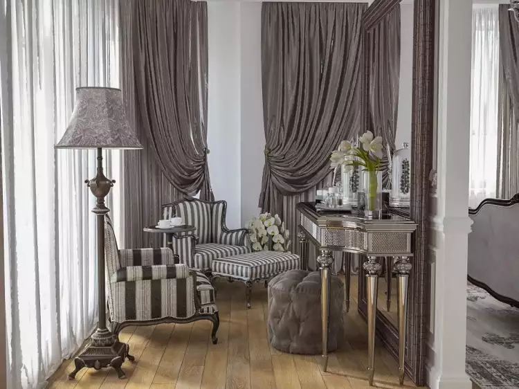 Der neoklassische Stil in der Innenarchitektur. Neoklassizistisches Wohnzimmer Der neoklassische Stil in der Innenarchitektur. Neoklassizistisches Wohnzimmer