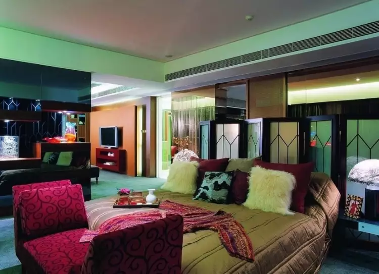 Der Postmoderne in der Innenarchitektur. Schlafzimmer im postmodernen Stil Der Postmoderne in der Innenarchitektur. Schlafzimmer im postmodernen Stil