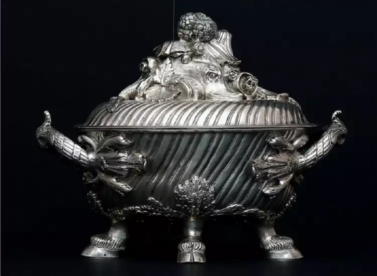 Серебряный супник