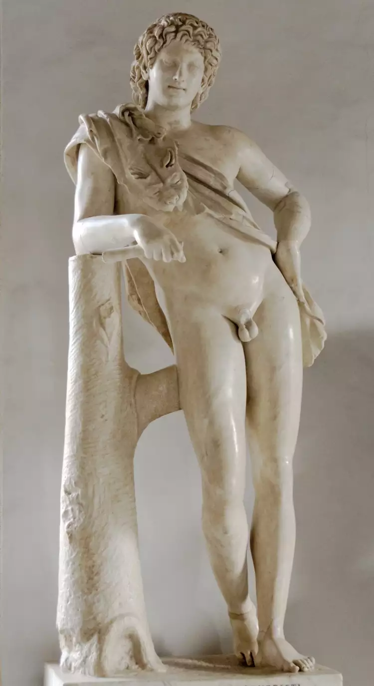Пракситель. Скульптура «Отдыхающий Сатир», IV век до нашей эры