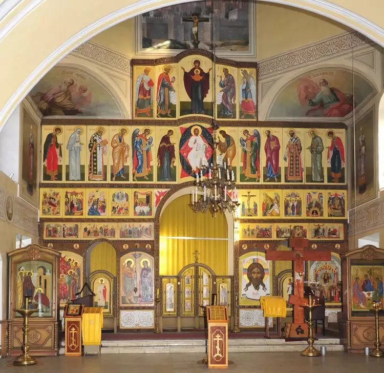 Die berühmtesten orthodoxen Ikonen. Ikonostase in der Kirche