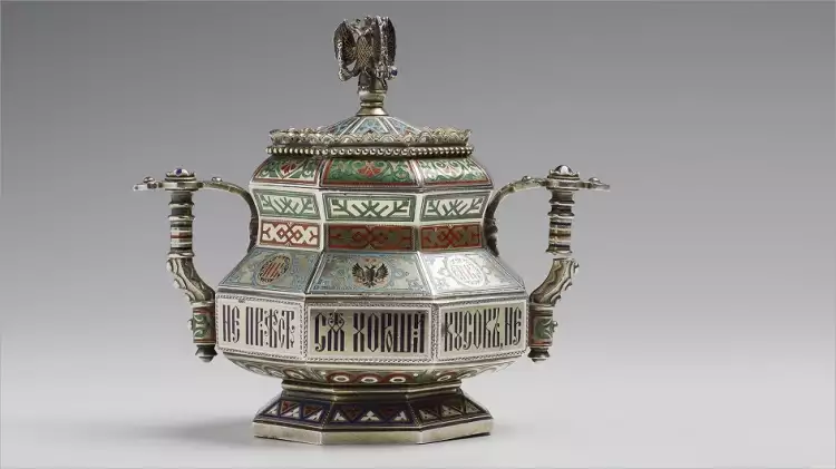 Компания И. П. Хлебникова. Сахарница из серебра с эмалью, 1874. Музей «Собрание» Давида Якобашвили