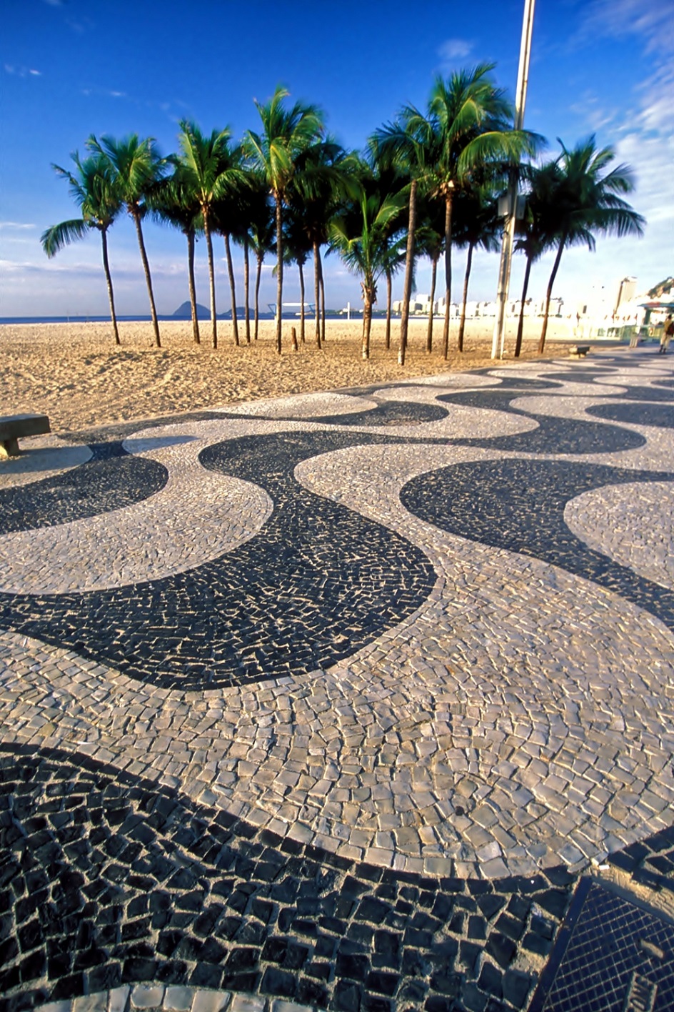 Мозаика. Мозаика на пляже Копакабана в Рио-де-Жанейро, ХХ век