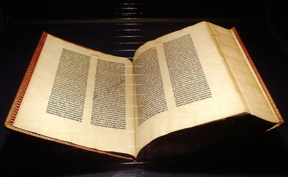 Фолиант. «Библия Гуттенберга» из музея в Майнце, 1450