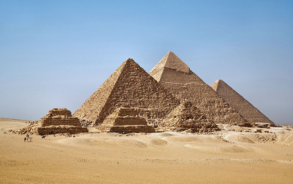 Архитектура. Пирамиды Гизы в Египте, XXVI-XXIII века до нашей эры