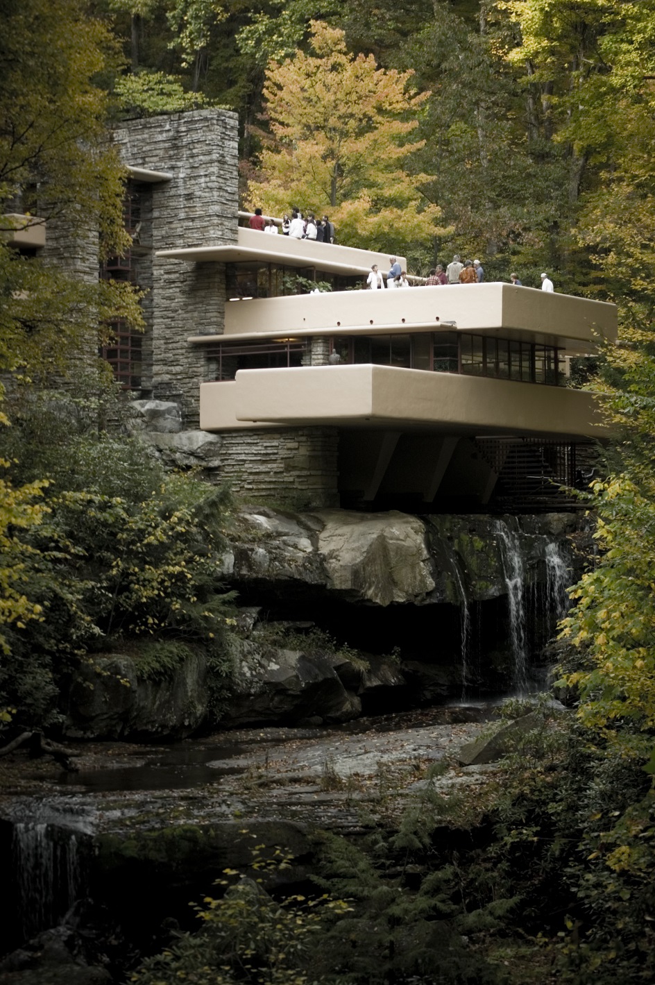 Архитектура. Дом над водопадом в стиле органической архитектуры, ХХ век