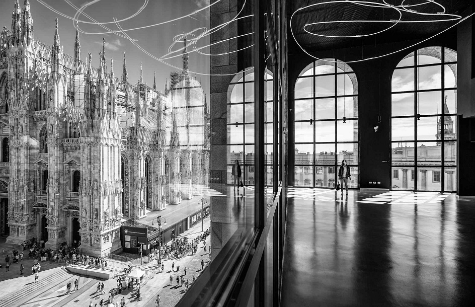 Архитектурная фотография. Марко Тальярино. «Вид на готический собор Дуомо с балкона галереи Палаццо в Милане», 2018