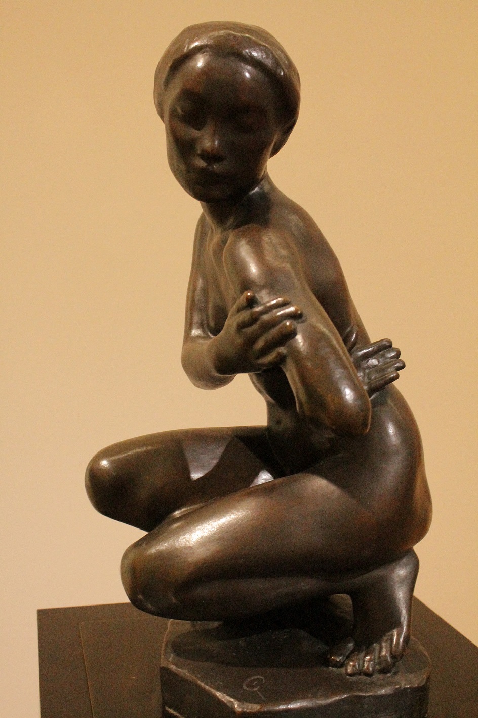 Георг Кольбе. Скульптура «Крадущаяся японка», 1911