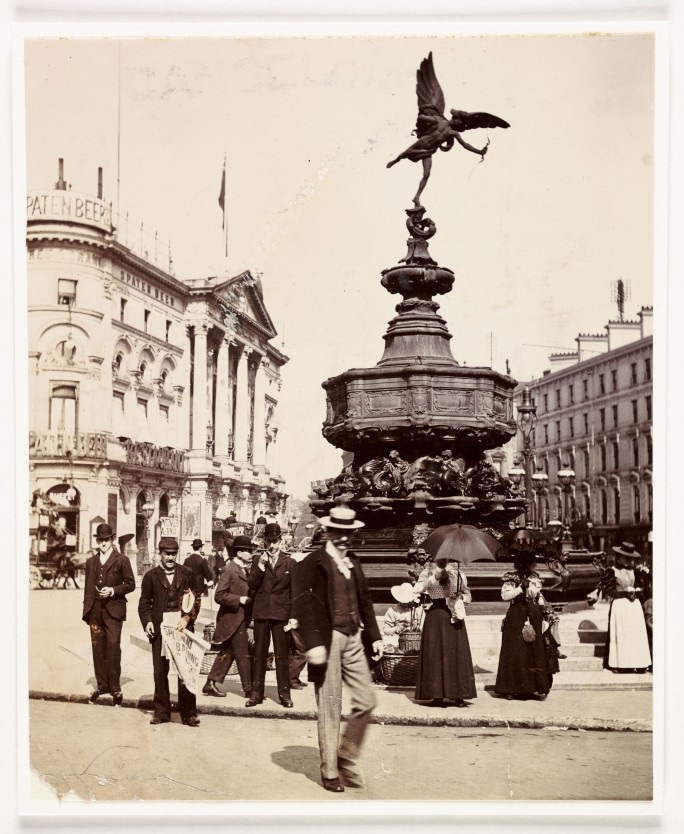 Статуя Эроса, 1900 г.